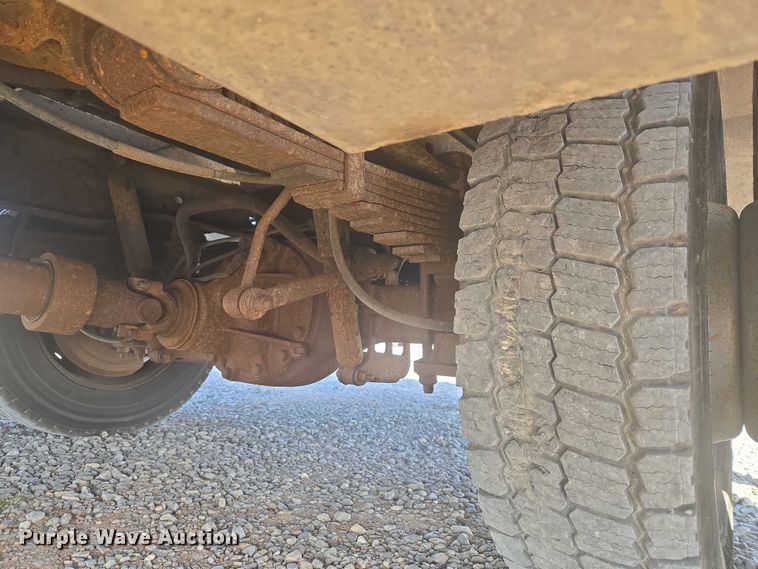 image for item ET5263 2012 Ford F550 Super Duty Crew Cab utility / service truck