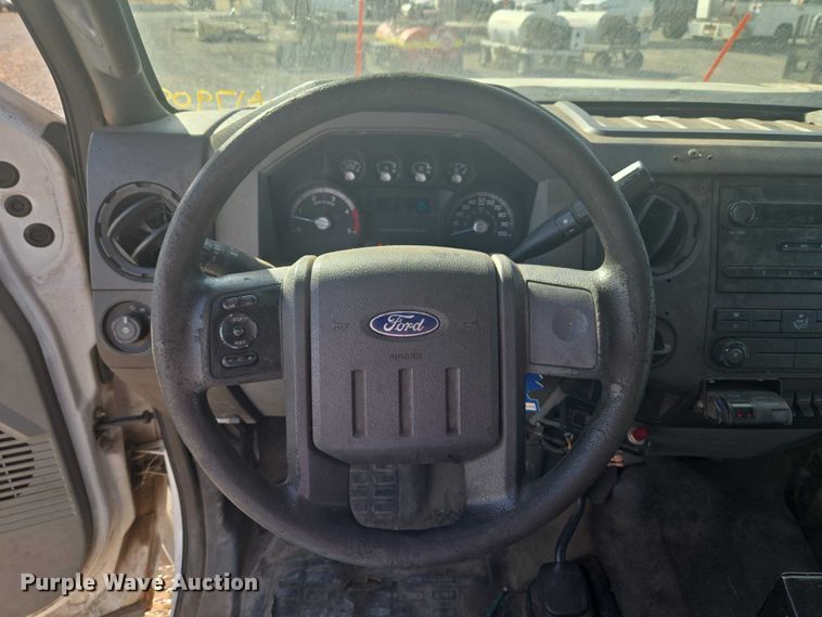 image for item ET5263 2012 Ford F550 Super Duty Crew Cab utility / service truck