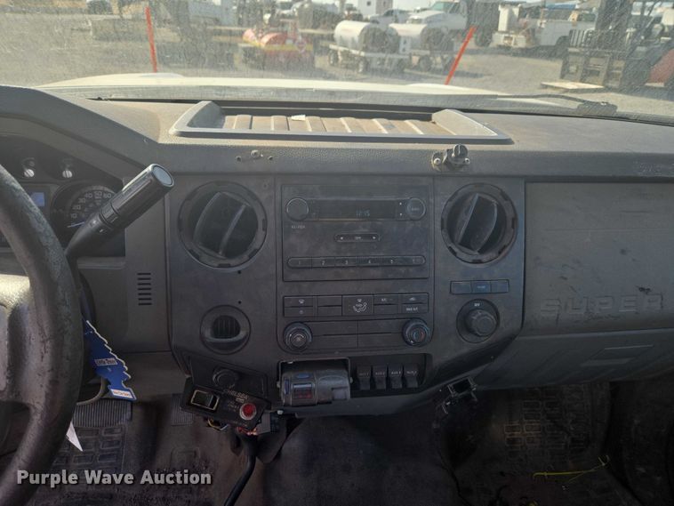 image for item ET5263 2012 Ford F550 Super Duty Crew Cab utility / service truck