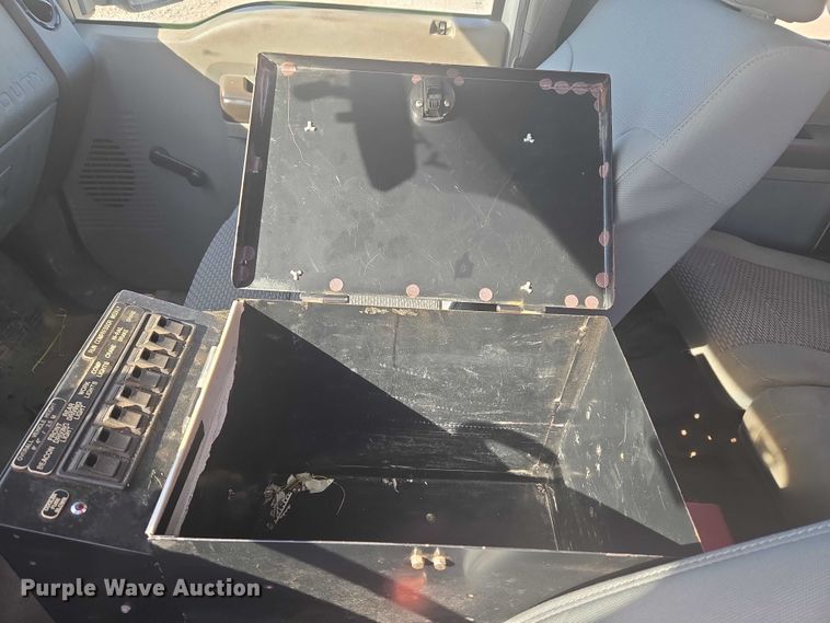 image for item ET5263 2012 Ford F550 Super Duty Crew Cab utility / service truck