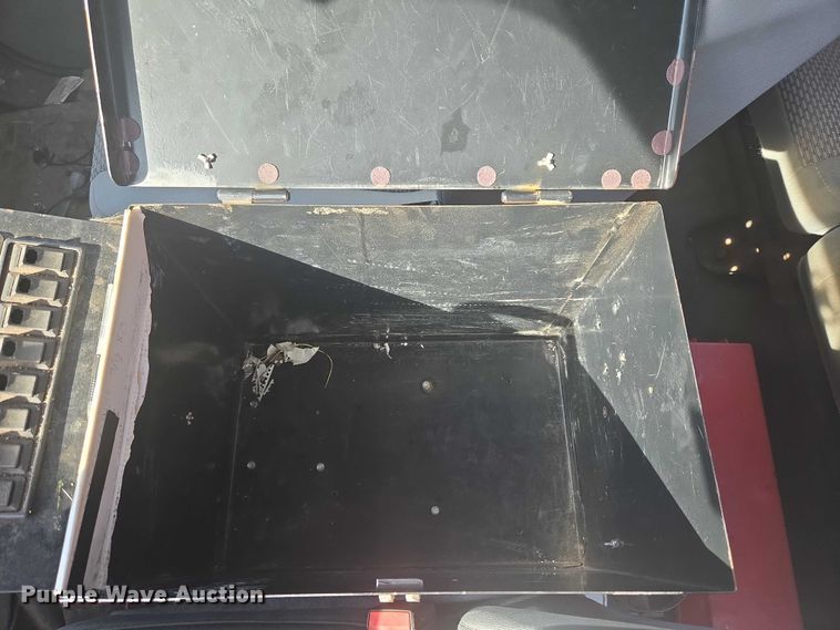 image for item ET5263 2012 Ford F550 Super Duty Crew Cab utility / service truck