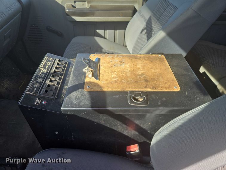 image for item ET5263 2012 Ford F550 Super Duty Crew Cab utility / service truck