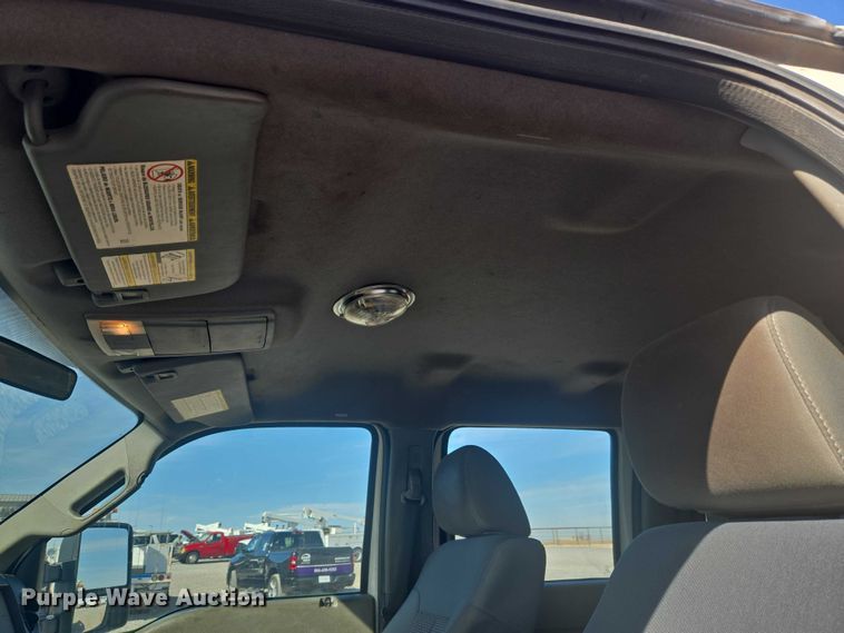 image for item ET5263 2012 Ford F550 Super Duty Crew Cab utility / service truck