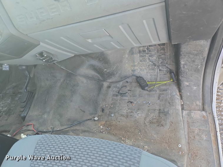 image for item ET5263 2012 Ford F550 Super Duty Crew Cab utility / service truck