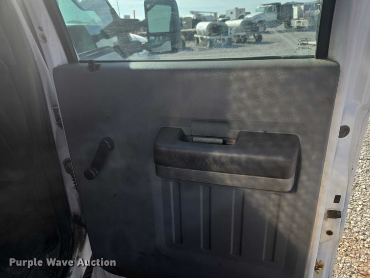 image for item ET5263 2012 Ford F550 Super Duty Crew Cab utility / service truck