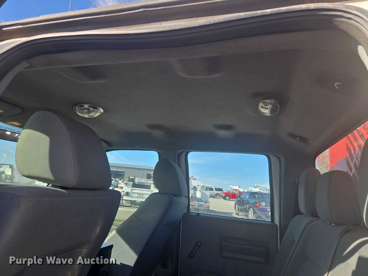 image for item ET5263 2012 Ford F550 Super Duty Crew Cab utility / service truck