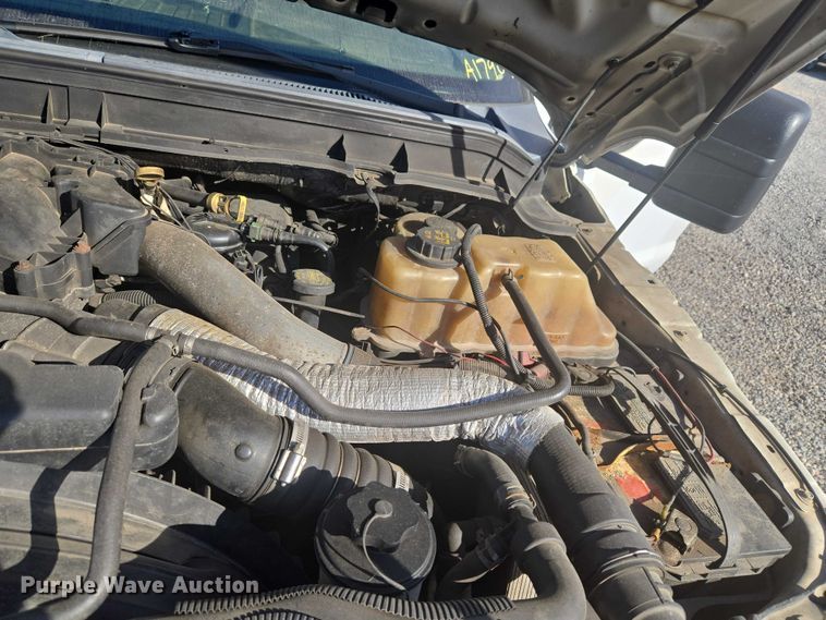 image for item ET5263 2012 Ford F550 Super Duty Crew Cab utility / service truck