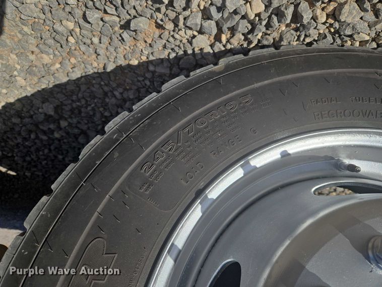 image for item ET5263 2012 Ford F550 Super Duty Crew Cab utility / service truck