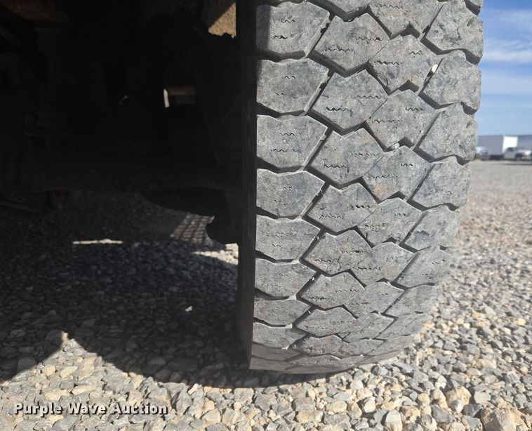 image for item ET5263 2012 Ford F550 Super Duty Crew Cab utility / service truck