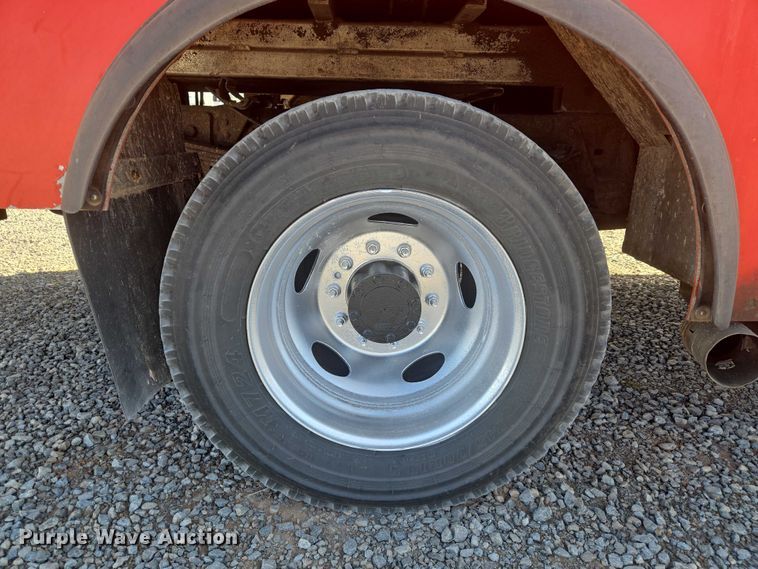 image for item ET5263 2012 Ford F550 Super Duty Crew Cab utility / service truck