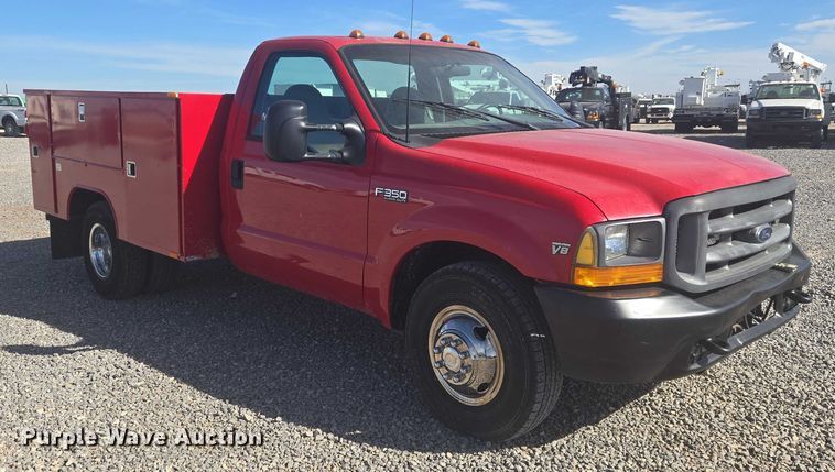 image for item ET5268 1999 Ford F350 Super Duty utility bed pickup truck