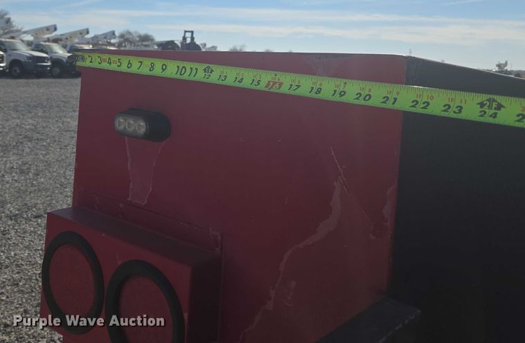 image for item ET5268 1999 Ford F350 Super Duty utility bed pickup truck