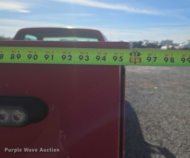 image for item ET5268 1999 Ford F350 Super Duty utility bed pickup truck