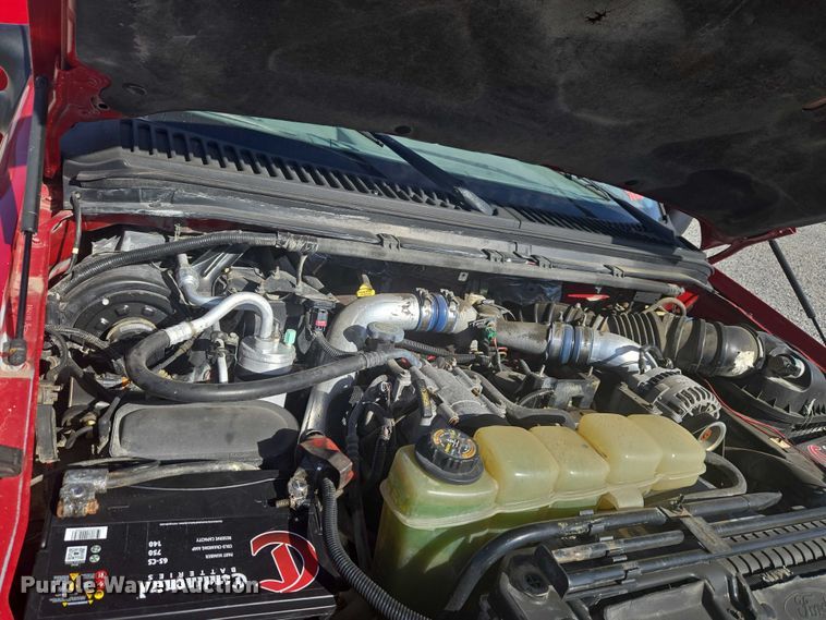 image for item ET5268 1999 Ford F350 Super Duty utility bed pickup truck