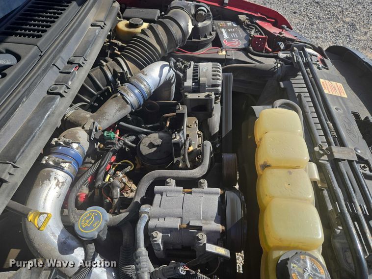 image for item ET5268 1999 Ford F350 Super Duty utility bed pickup truck