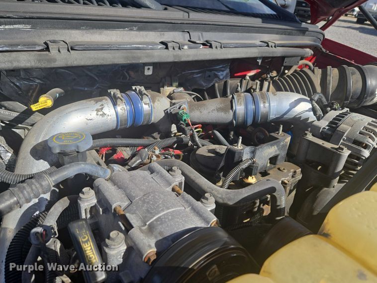 image for item ET5268 1999 Ford F350 Super Duty utility bed pickup truck