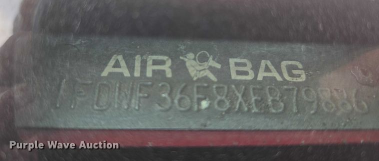 image for item ET5268 1999 Ford F350 Super Duty utility bed pickup truck