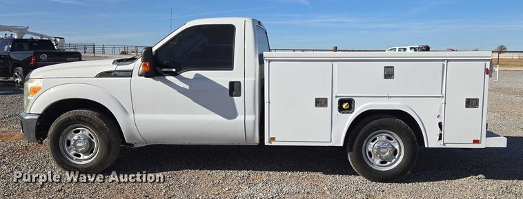 image for item ET5269 2013 Ford F250 Super Duty utility bed pickup truck