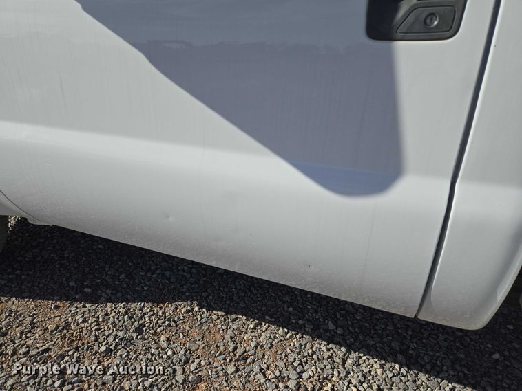 image for item ET5269 2013 Ford F250 Super Duty utility bed pickup truck