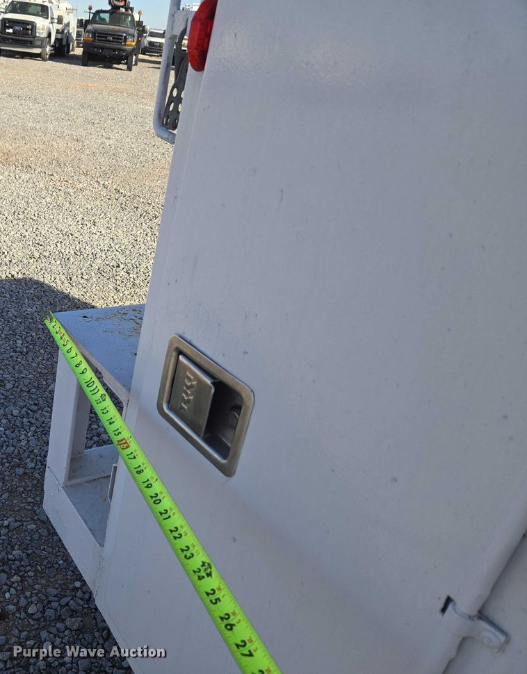 image for item ET5269 2013 Ford F250 Super Duty utility bed pickup truck