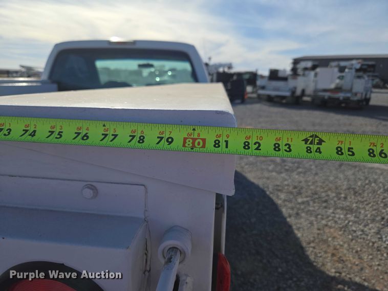 image for item ET5269 2013 Ford F250 Super Duty utility bed pickup truck