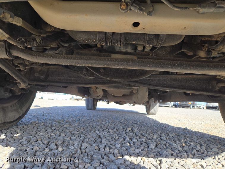 image for item ET5269 2013 Ford F250 Super Duty utility bed pickup truck