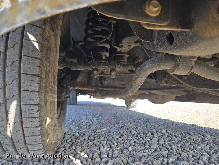 image for item ET5269 2013 Ford F250 Super Duty utility bed pickup truck