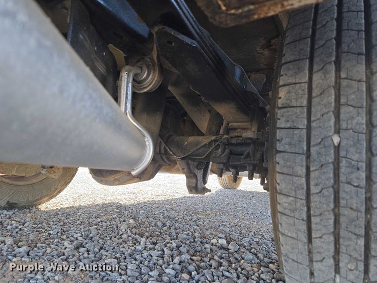 image for item ET5269 2013 Ford F250 Super Duty utility bed pickup truck