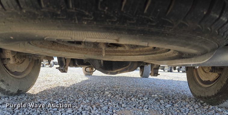 image for item ET5269 2013 Ford F250 Super Duty utility bed pickup truck