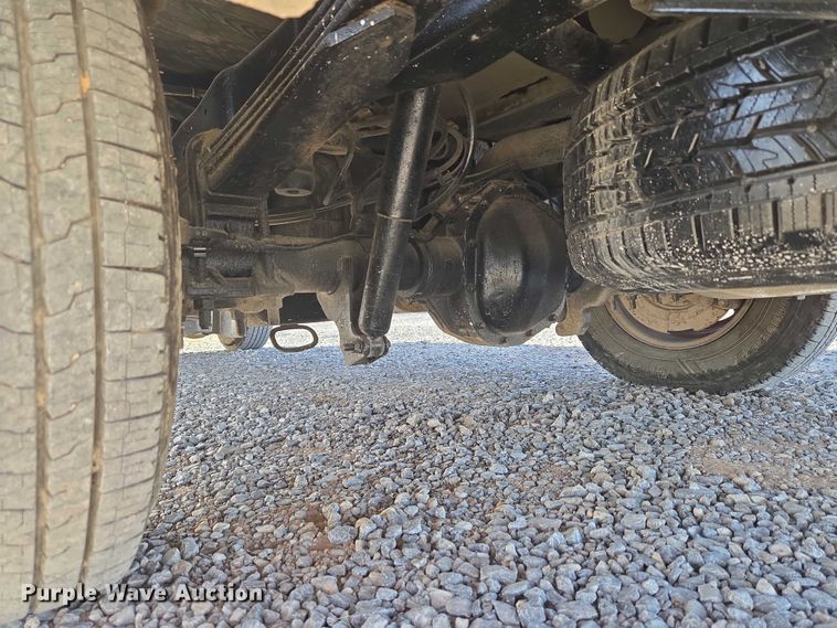 image for item ET5269 2013 Ford F250 Super Duty utility bed pickup truck