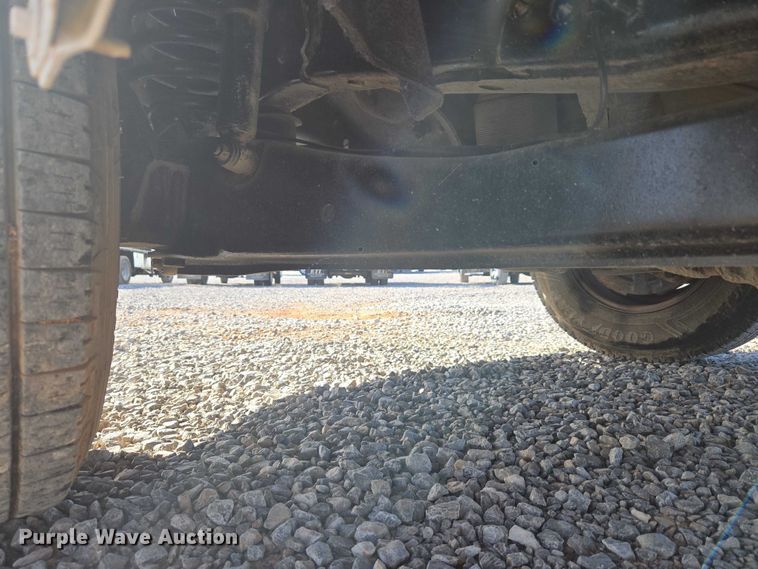 image for item ET5269 2013 Ford F250 Super Duty utility bed pickup truck