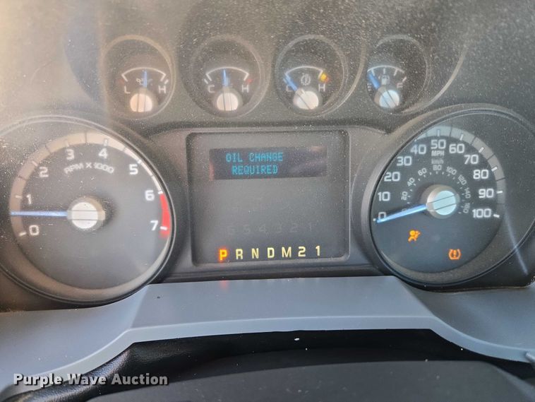 image for item ET5269 2013 Ford F250 Super Duty utility bed pickup truck