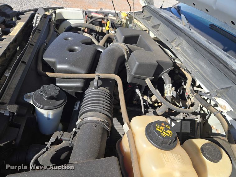 image for item ET5269 2013 Ford F250 Super Duty utility bed pickup truck