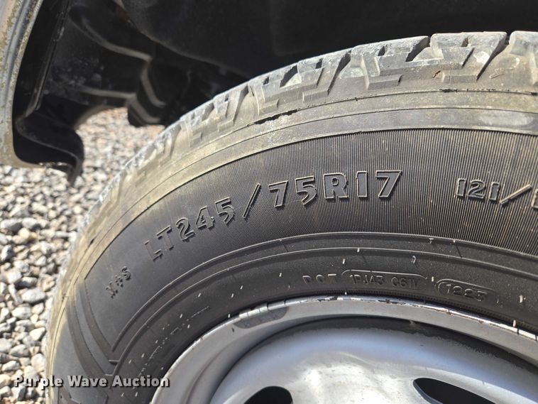 image for item ET5269 2013 Ford F250 Super Duty utility bed pickup truck