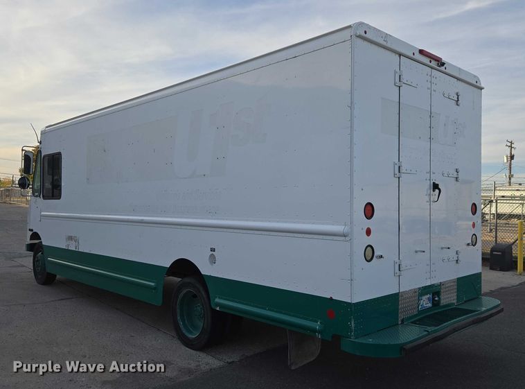 image for item ET5270 2014 Freightliner MT45 delivery truck