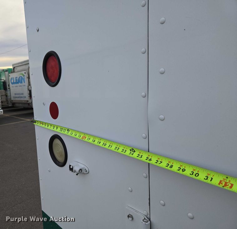 image for item ET5270 2014 Freightliner MT45 delivery truck