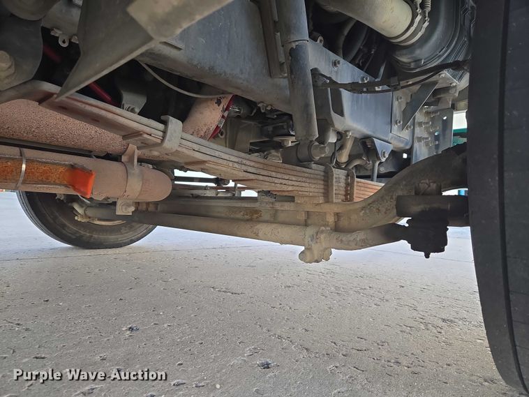 image for item ET5270 2014 Freightliner MT45 delivery truck