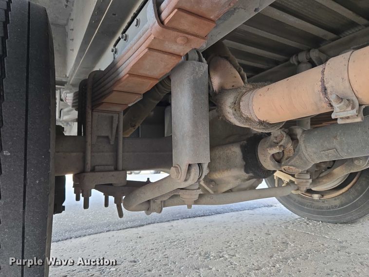 image for item ET5270 2014 Freightliner MT45 delivery truck