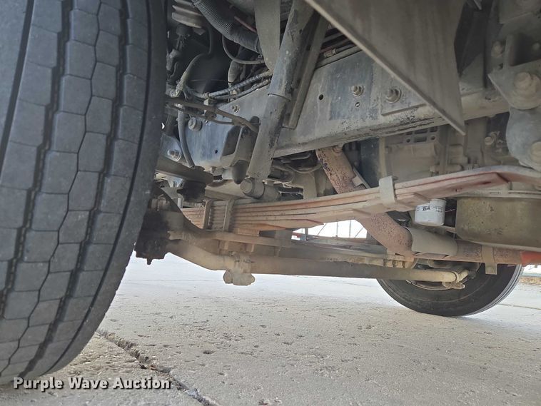 image for item ET5270 2014 Freightliner MT45 delivery truck