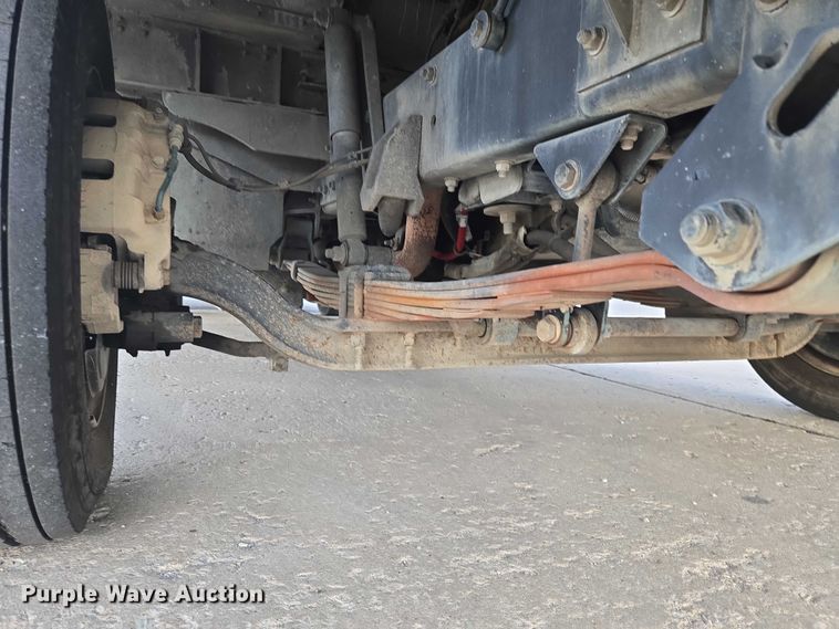 image for item ET5270 2014 Freightliner MT45 delivery truck