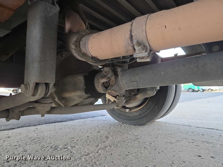 image for item ET5270 2014 Freightliner MT45 delivery truck