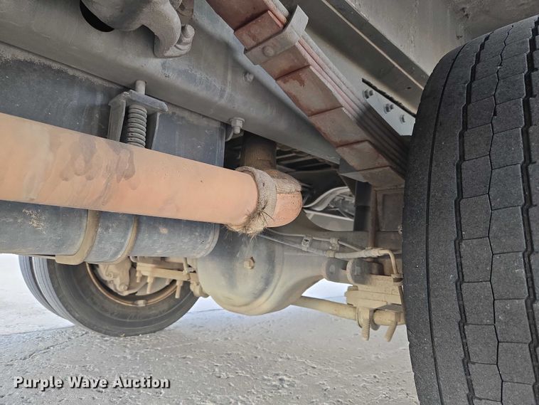 image for item ET5270 2014 Freightliner MT45 delivery truck