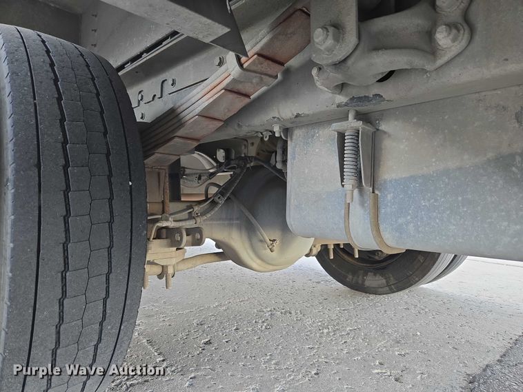 image for item ET5270 2014 Freightliner MT45 delivery truck