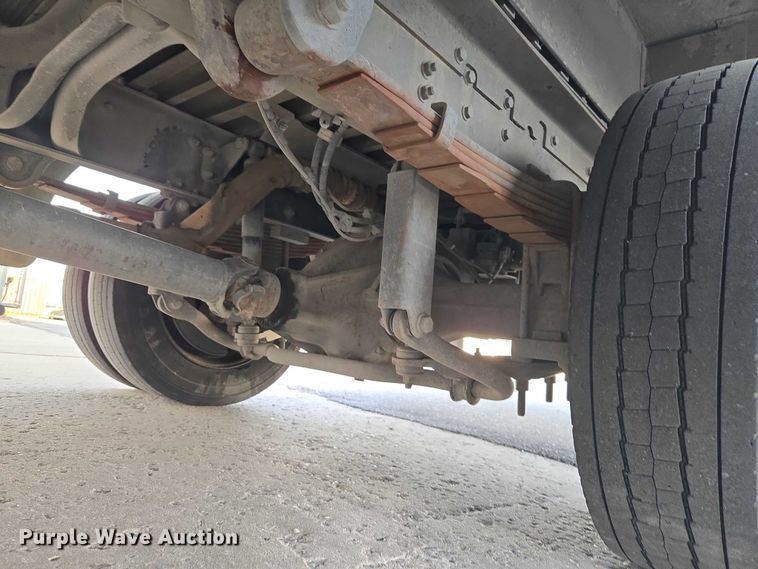 image for item ET5270 2014 Freightliner MT45 delivery truck