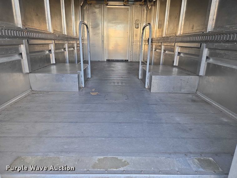 image for item ET5270 2014 Freightliner MT45 delivery truck