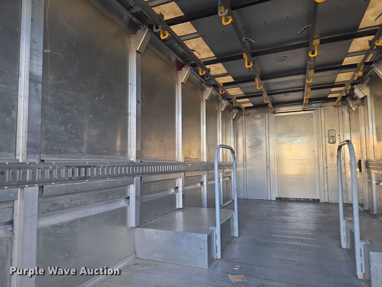 image for item ET5270 2014 Freightliner MT45 delivery truck