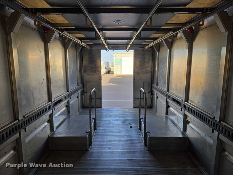 image for item ET5270 2014 Freightliner MT45 delivery truck