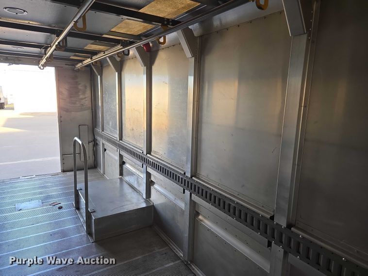 image for item ET5270 2014 Freightliner MT45 delivery truck