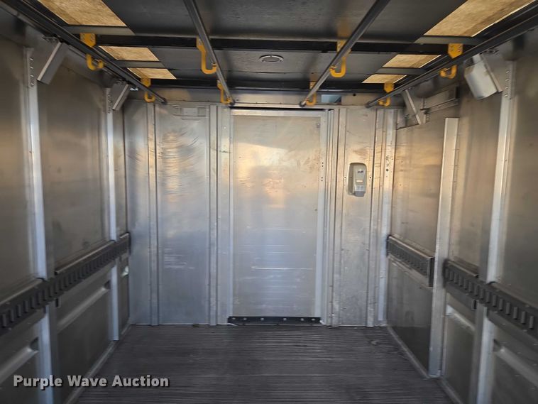 image for item ET5270 2014 Freightliner MT45 delivery truck