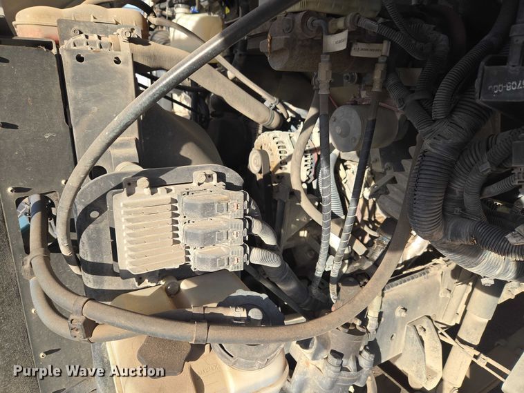 image for item ET5270 2014 Freightliner MT45 delivery truck